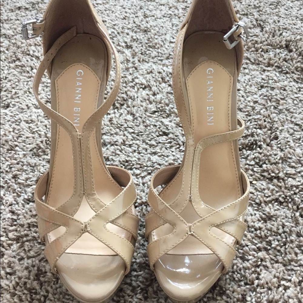 Gianni Bini nude heels size 7.5